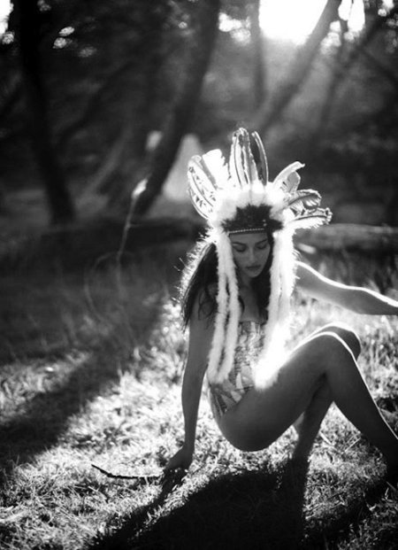 Голая индейская девушка