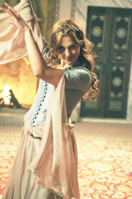 Александра хатун великолепный век