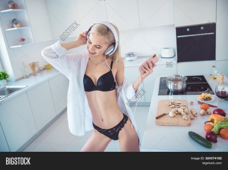 Девушек в нижнем белье