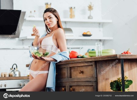 Сексуальная девушка в нижнем белье