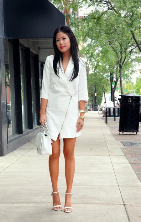 Платье с белым пиджаком