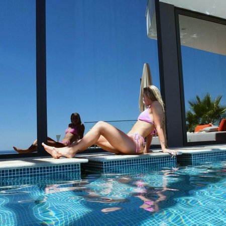 Бассейн девушка