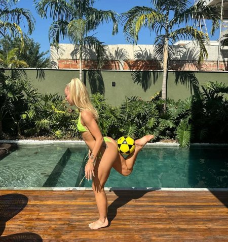 Женская сборная по футболу голые