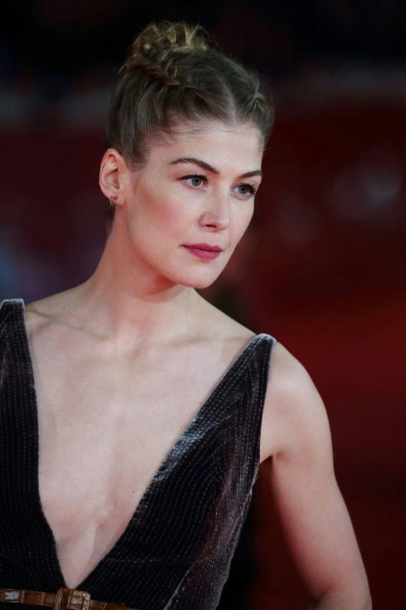 Розамунд пайк биография