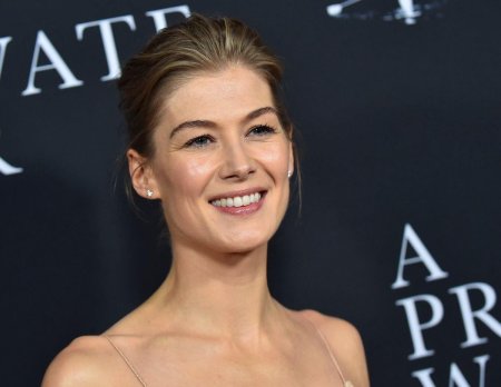 Розамунд пайк