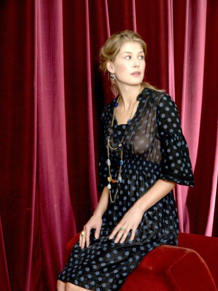 Розамунд пайк