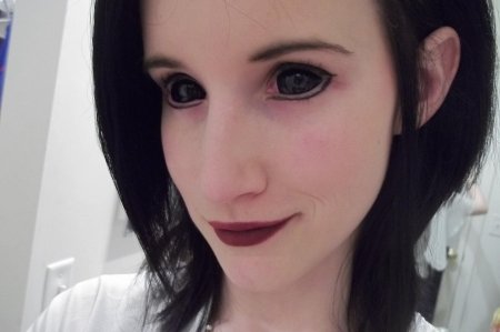 Черные линзы на весь глаз