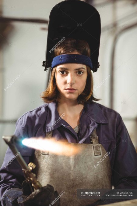 Харли шнайдер сварщица