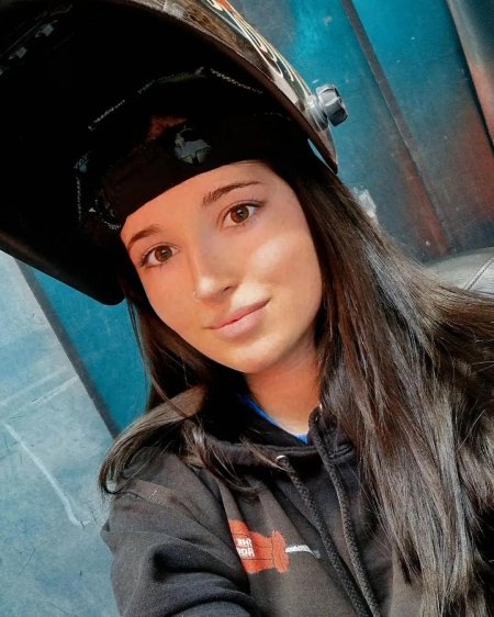 Диана багаутдинова сварщица