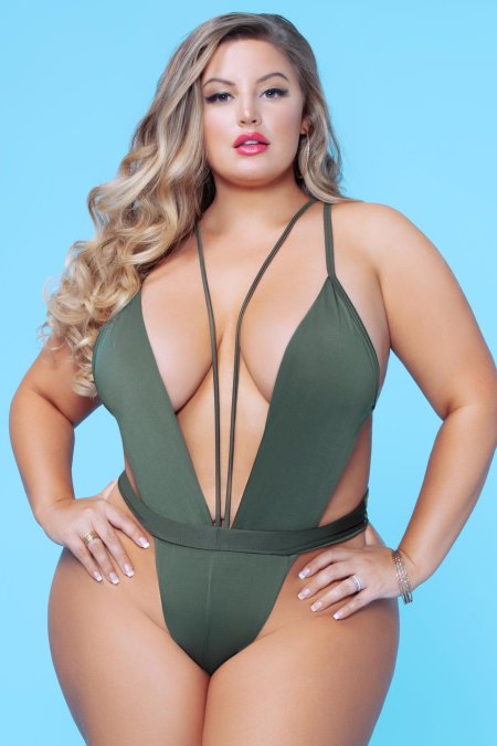 Модели плюс сайз