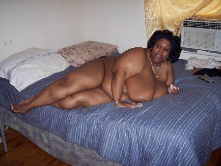 Голая толстая негритянка