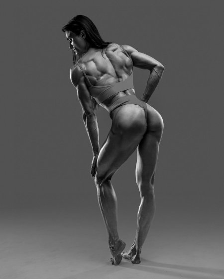 Девушка бодибилдер