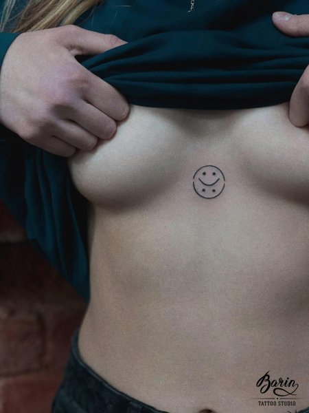 Маленькие тату на грудь