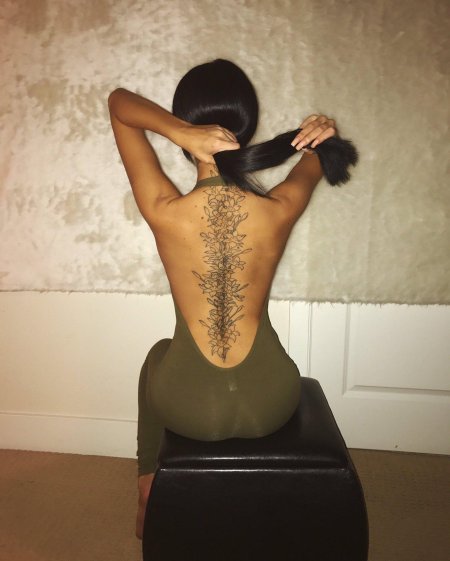 Тату на спине для девушек