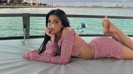 Амина тендерлибае в купальнике