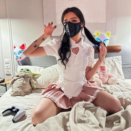 Амина тендерлибае в маске