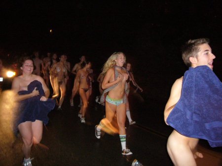 Нудисты голые