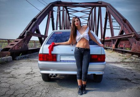 Ваз и девушка