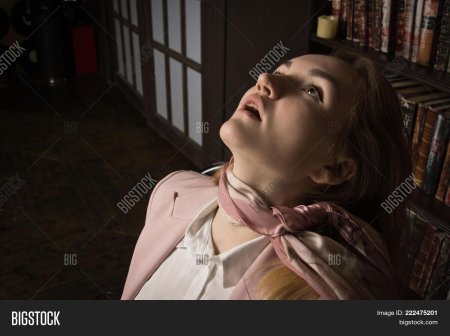 Красивые задушенные девушки