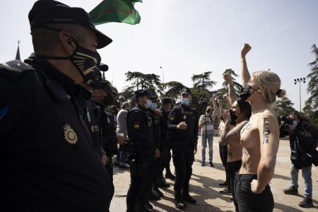 Активистки femen в испании