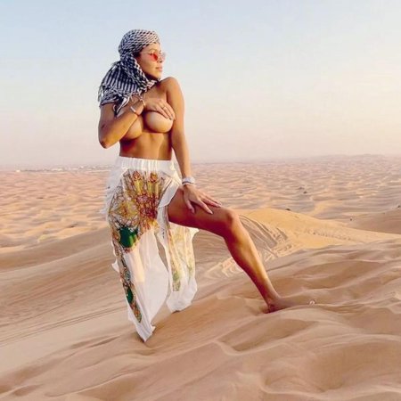 Голые в дубае