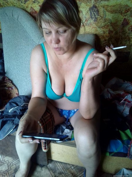 Сасиса жена стесняется