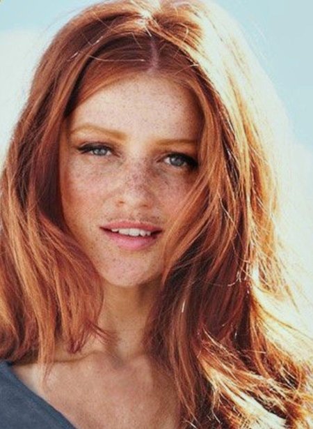 Актриса рыжая с веснушками