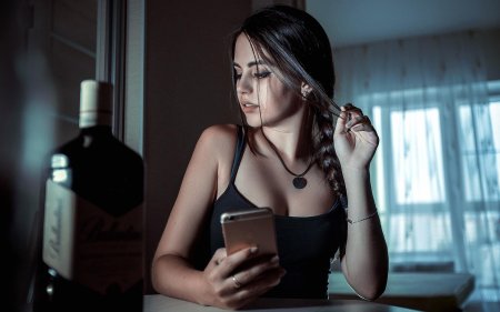 Телефон девушка