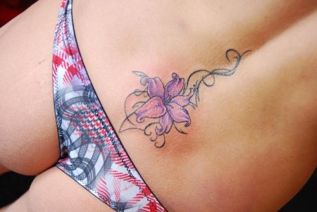 Тату для девушек на пояснице