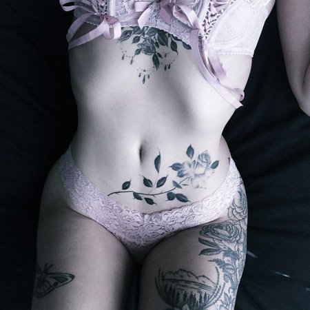 Тату женская