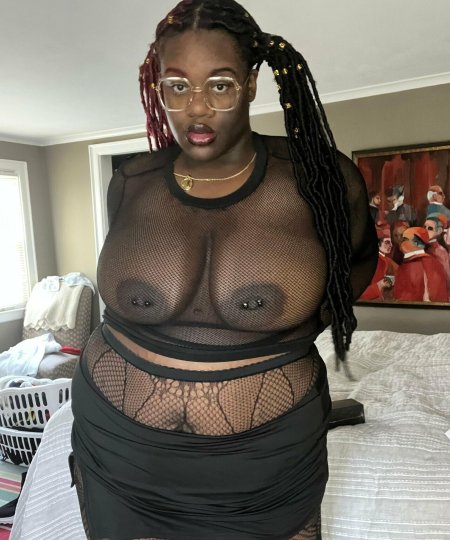 Пышная женщина