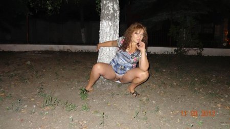 Мамочка без трусов