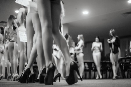 Конкурс красоты за кулисами ню