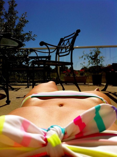 Селфи мостик бикини