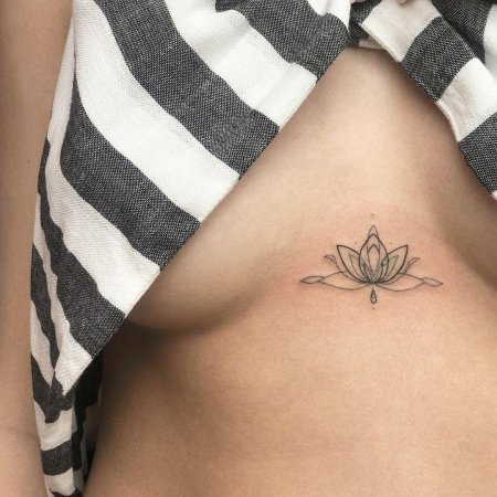 Тату лотос