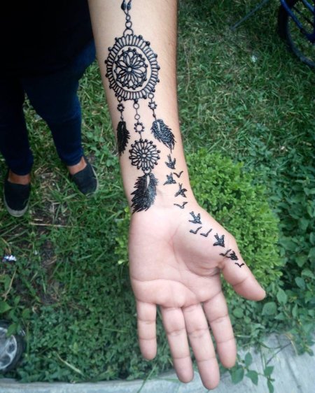 Тату хной на руке для девушек