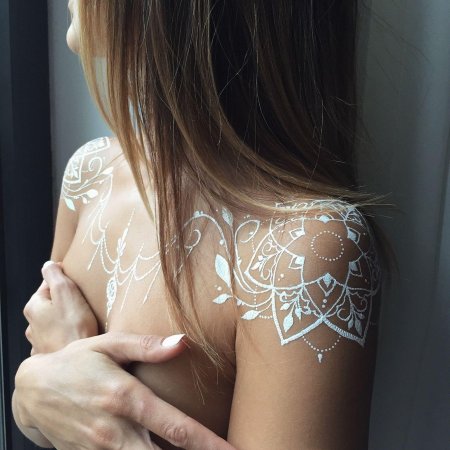 Мехенди белой хной