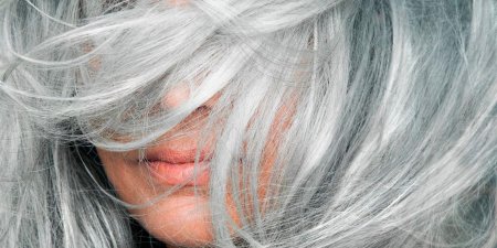 Седой цвет волос