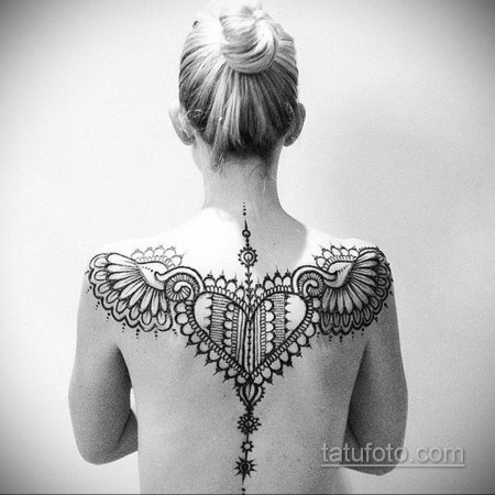 Мехенди на спине