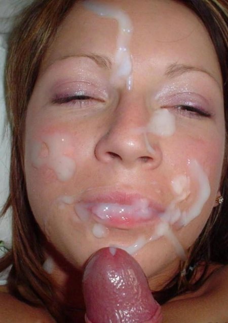 Девушке накончали на лицо