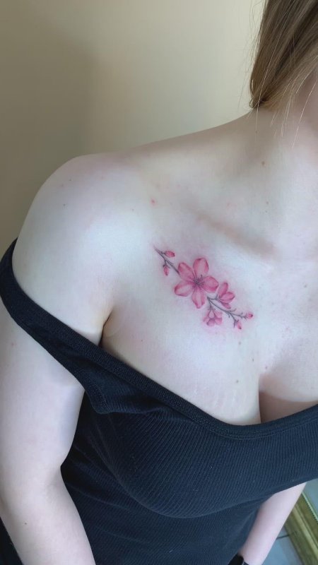 Цветок сакуры тату