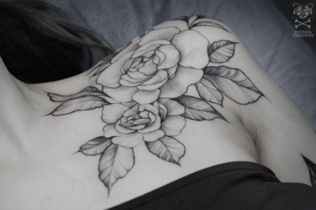 Тату с пионами