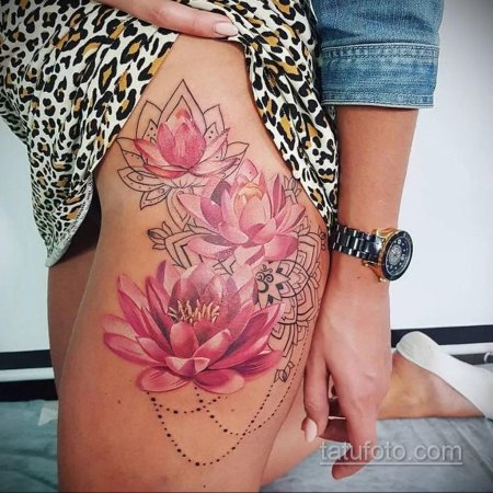 Тату на бедра