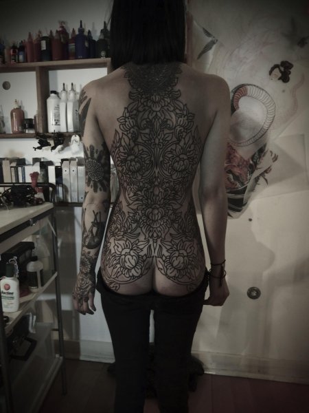 Ханна сноудон спина