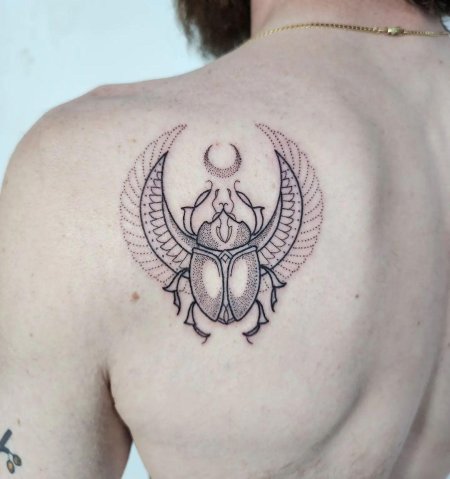 Египетский скарабей тату