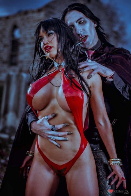 Сексуальная вампирша