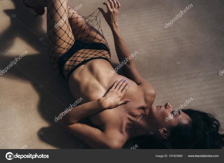 Тело голое девушки