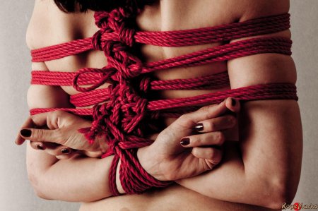 Связанные руки