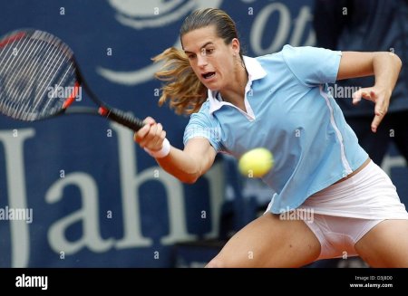 Теннисистка эшли харклроуд