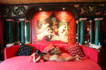 Дешевый бордель